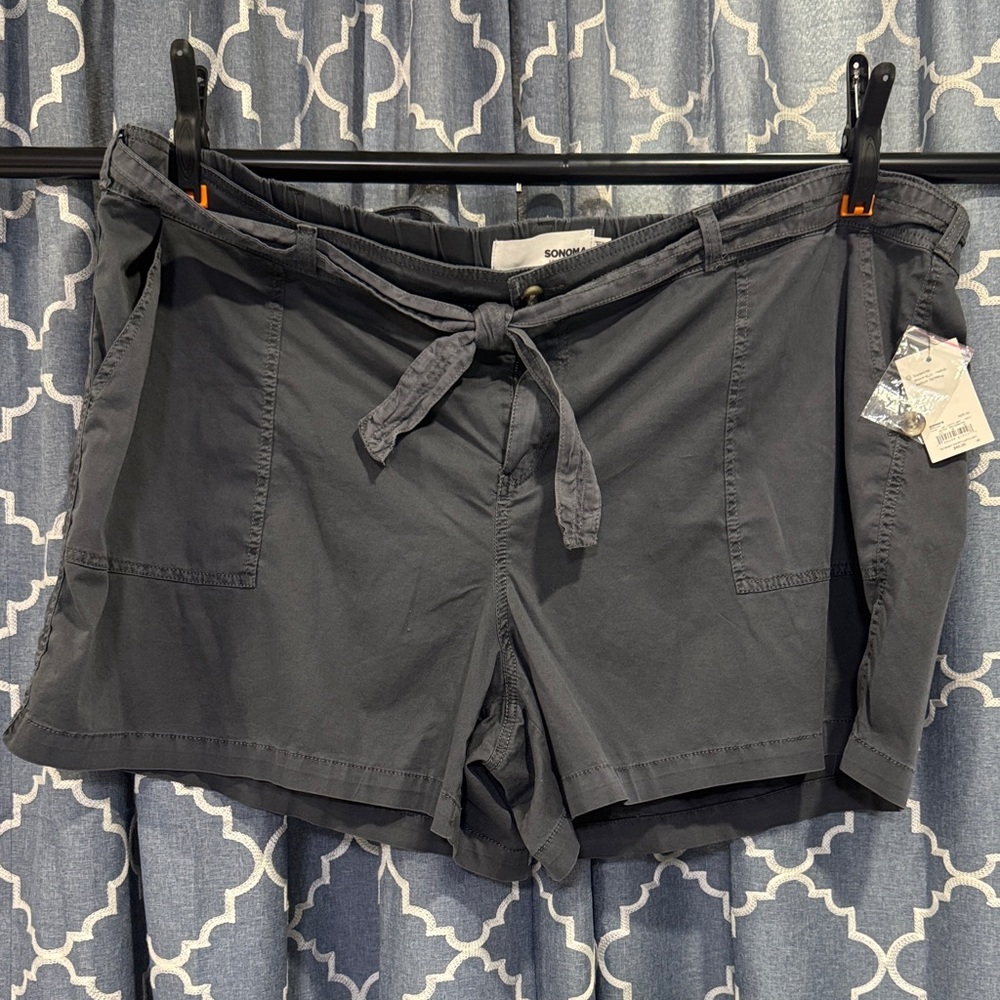 New Sonoma Women's Charcoal Cargo Shorts 4X
